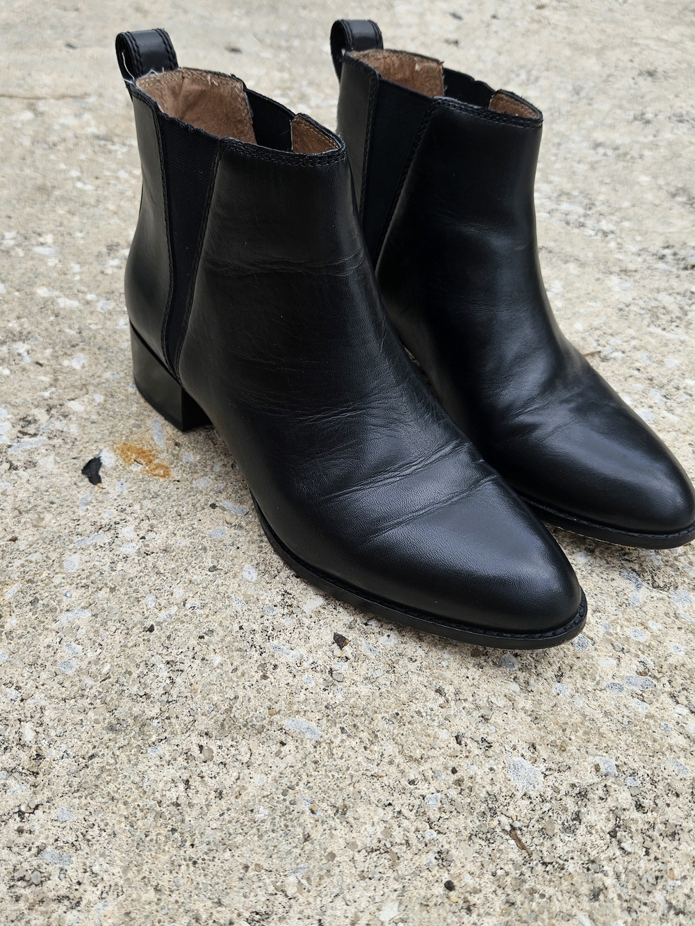 Madewell Black Leather Pointed-Toe Chelsea Booties